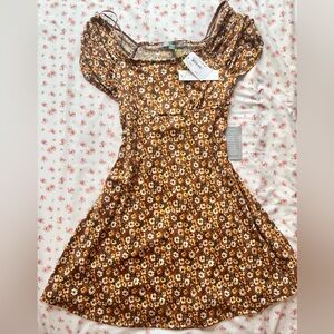 Brand new sunflower dress 🌻